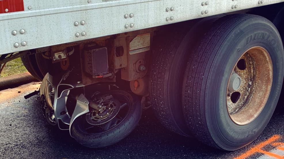 semi truck motorcycle accident